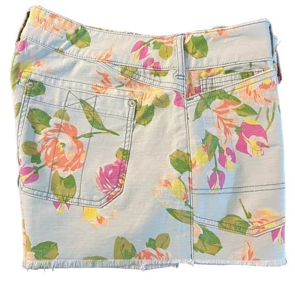 PILCRO ANTHRO FLORAL PATTERN THE WANDERER CUTOFF SHORTS SIZE 31 NWT - Picture 12 of 12